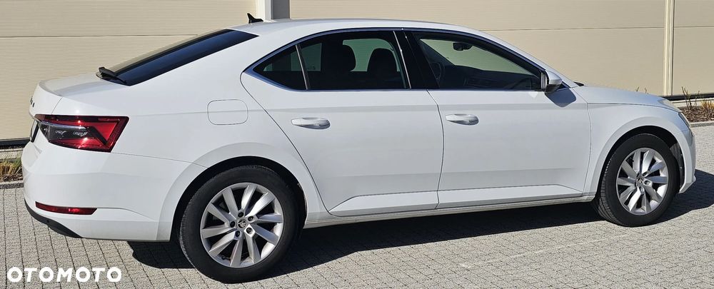 Skoda Superb 1.5 TSI Ambition DSG - 9