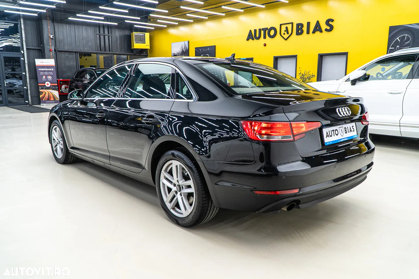 Audi A4 2.0 TDI S tronic Design - 6