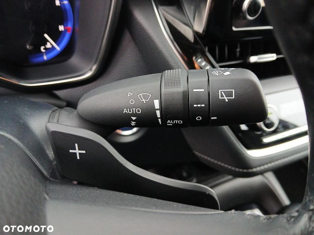 Toyota Corolla 2.0 Hybrid Comfort - 25