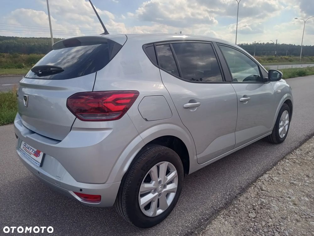 Dacia Sandero - 8