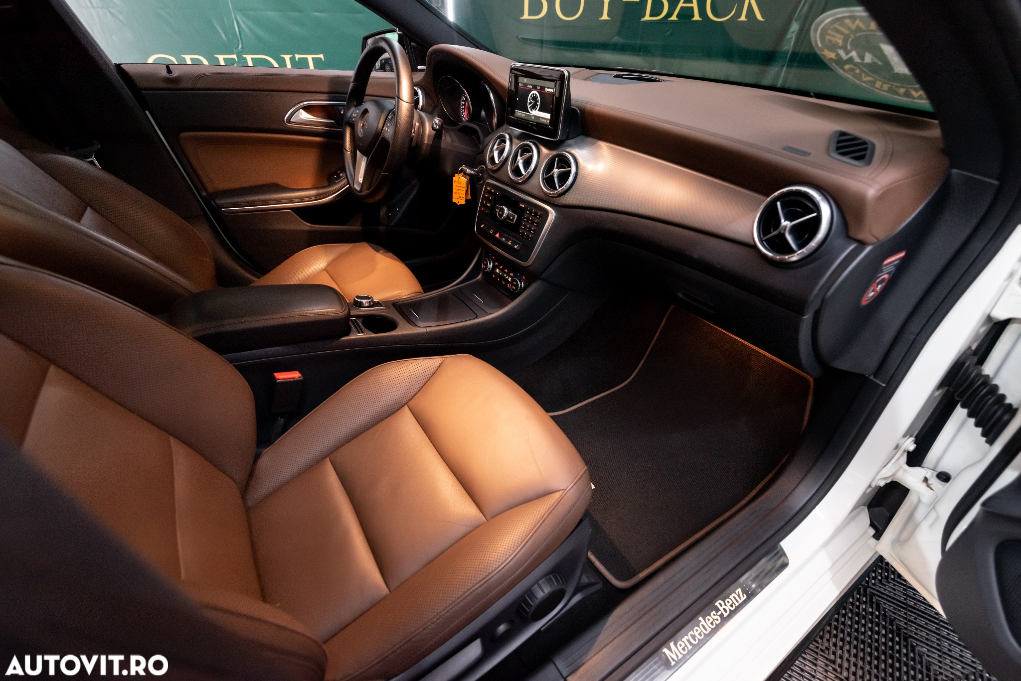 Mercedes-Benz CLA 200 7G-DCT AMG Line - 10