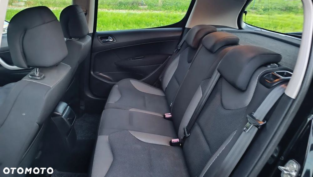 Peugeot 308 HDi FAP 135 Platinum - 19