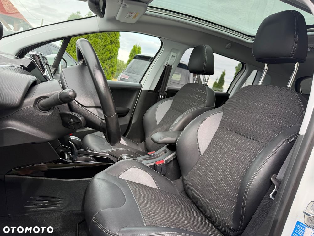 Peugeot 2008 - 5