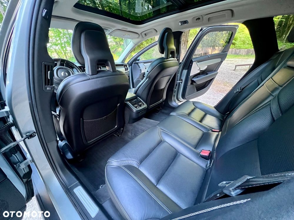 Volvo V90 Cross Country D5 AWD - 18