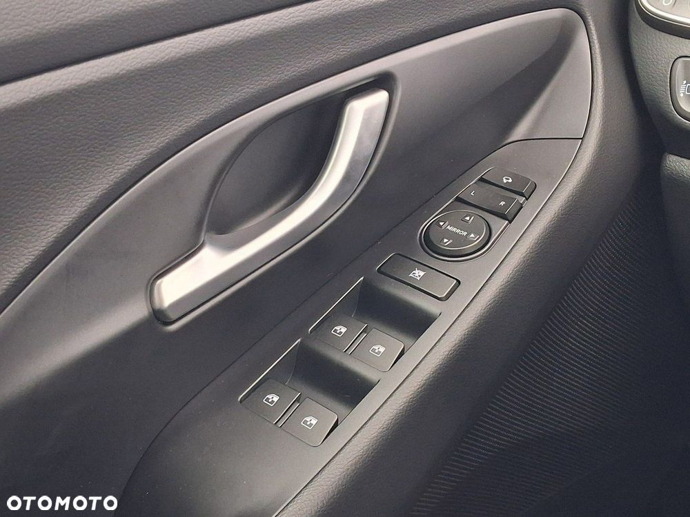 Hyundai i30 1.5 DPI Pure - 10