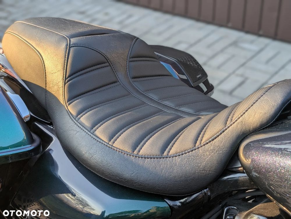 Harley-Davidson Touring Street Glide - 11