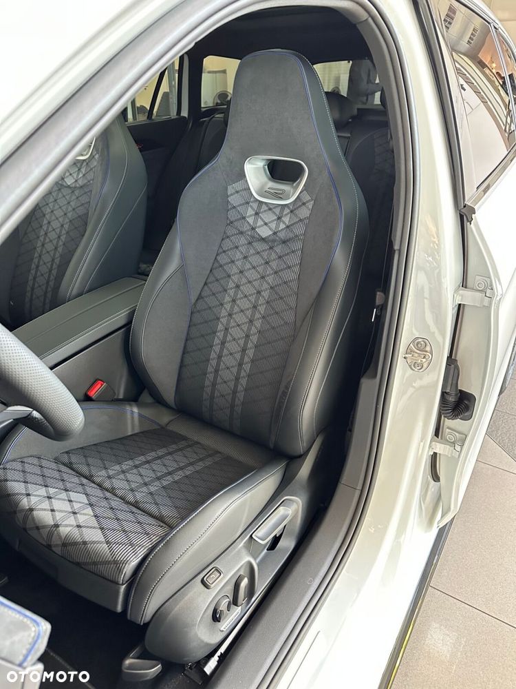 Volkswagen Passat - 11