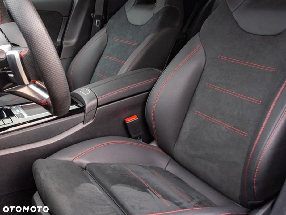 Mercedes-Benz Klasa A 220 4-Matic AMG Line 8G-DCT - 8