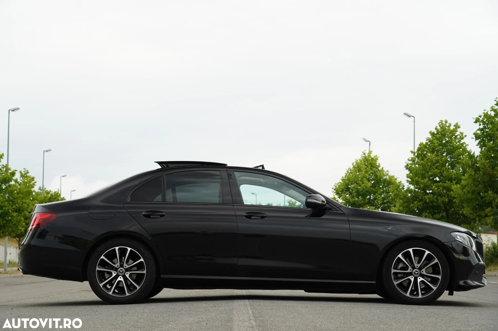 Mercedes-Benz E 220 d 9G-TRONIC Exclusive - 22