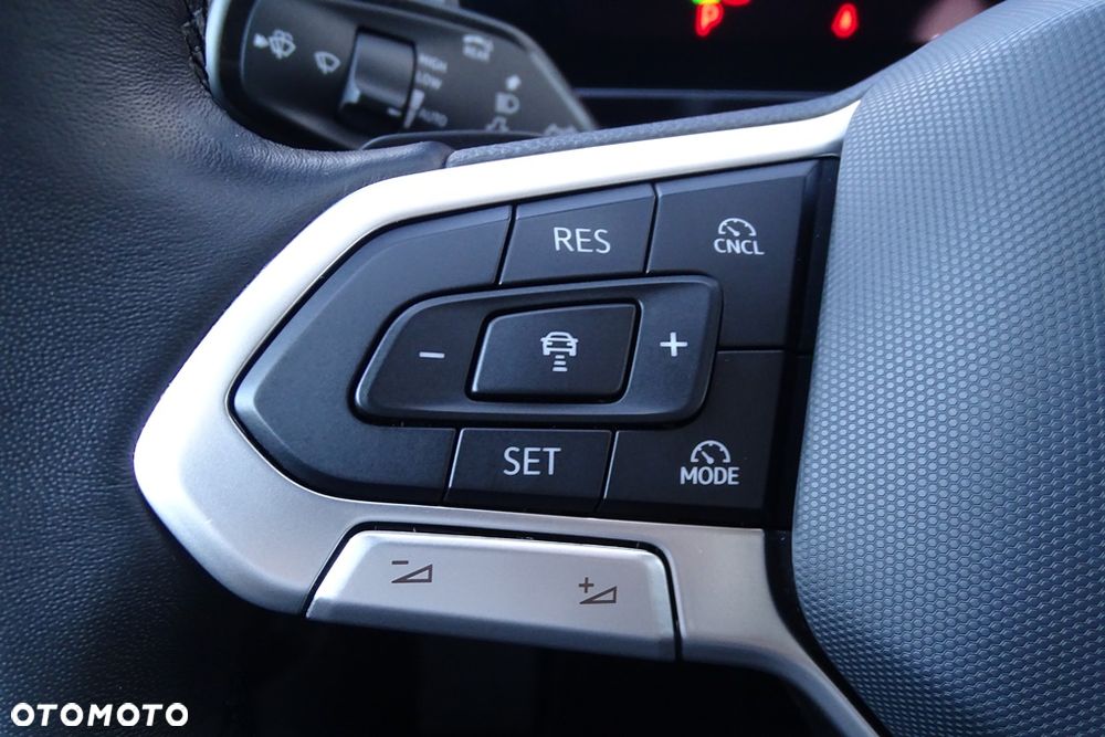 Volkswagen Passat 2.0 TDI SCR Style DSG - 32