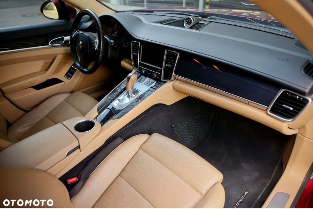 Porsche Panamera 4 PDK - 29