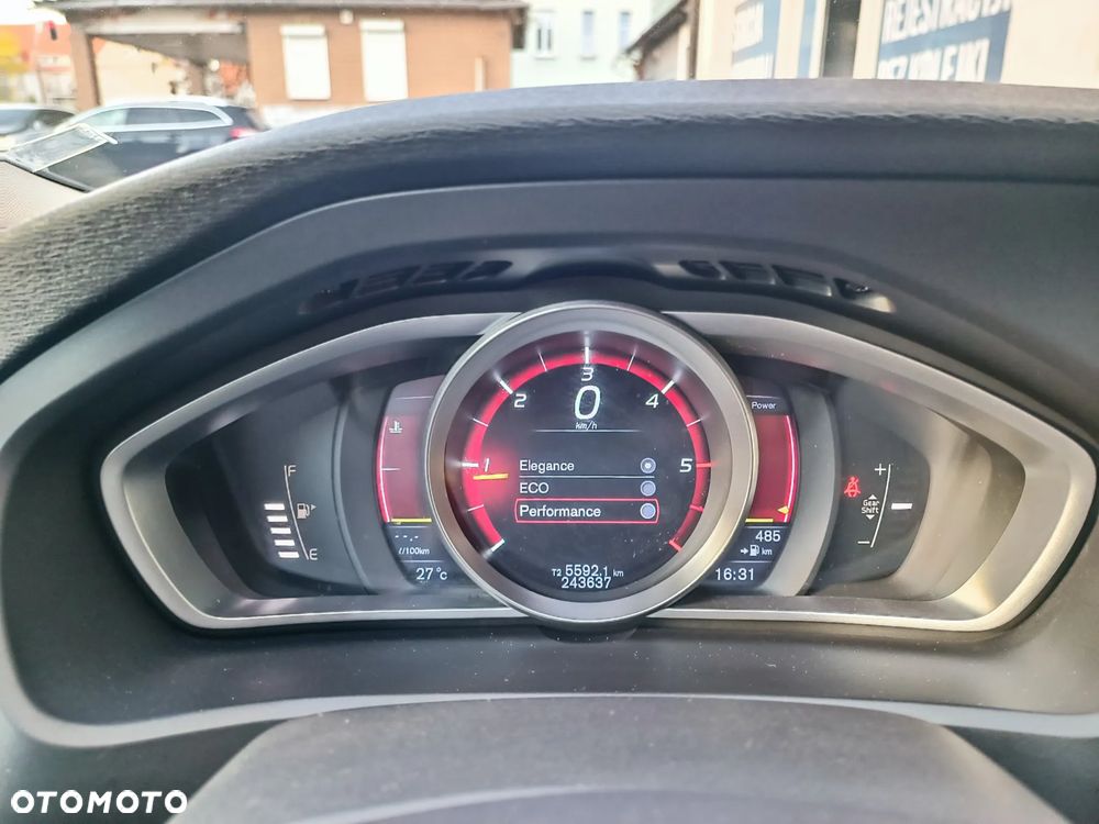 Volvo V40 D2 - 18