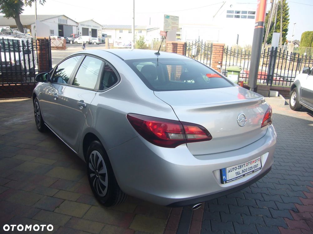 Opel Astra 1.4 T Enjoy - 9