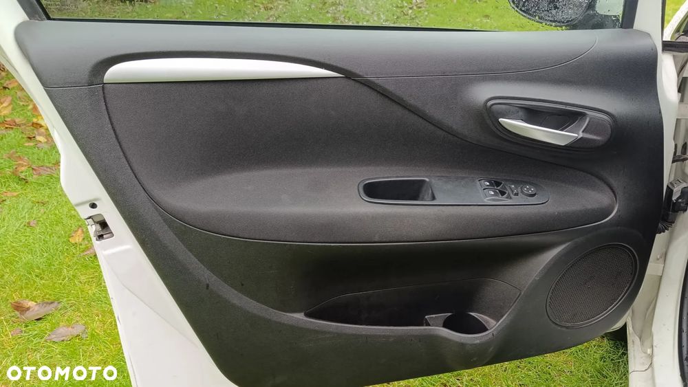 Fiat Punto 1.4 Easy Pakiet Easy Plus S&S - 14