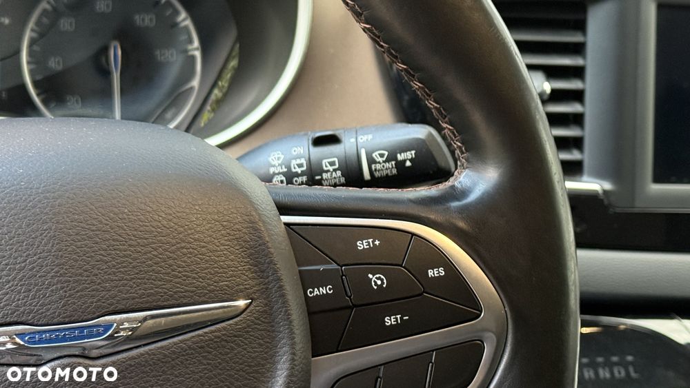 Chrysler Pacifica - 26