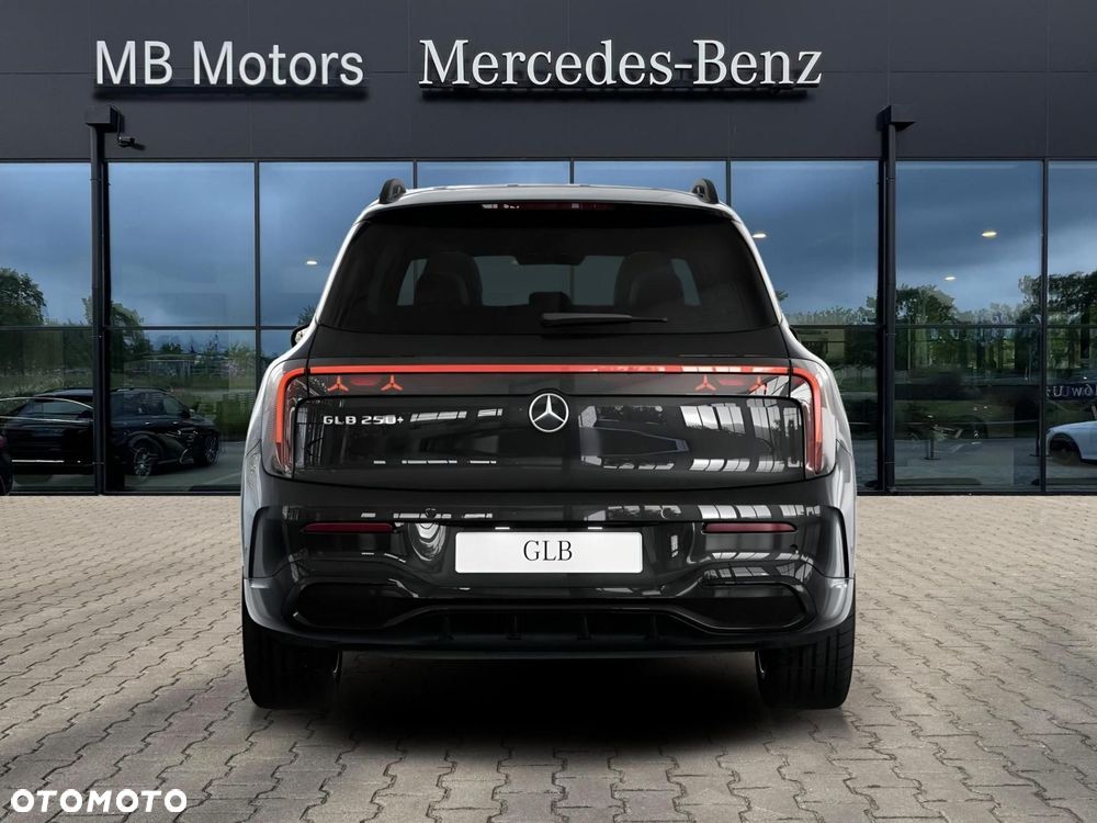 Mercedes-Benz GLB - 8