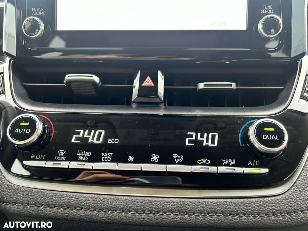 Toyota Corolla 1.8 HSD Business - 21