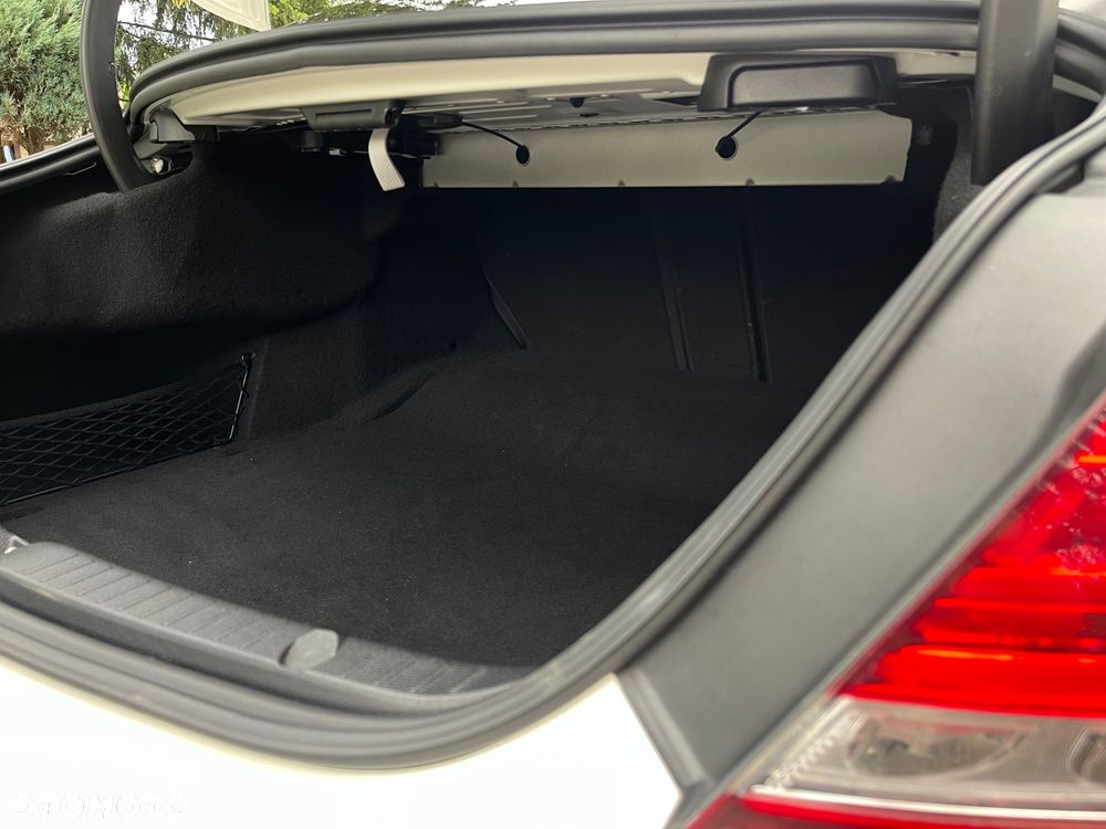 Mercedes-Benz Klasa C 200 7G-TRONIC - 23