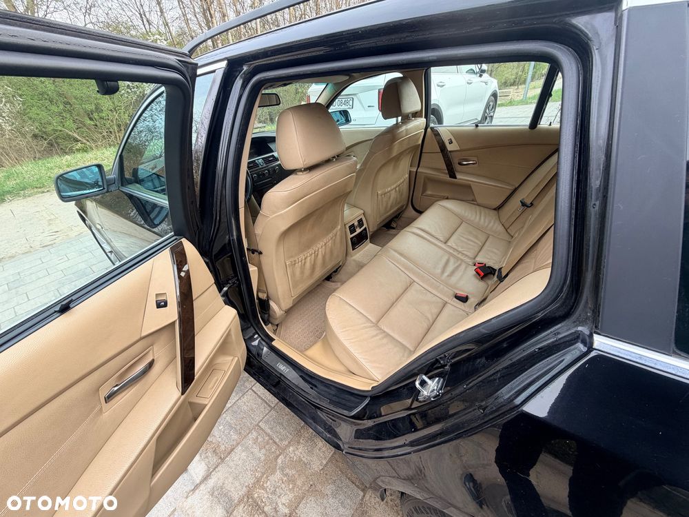 BMW Seria 5 525d - 6