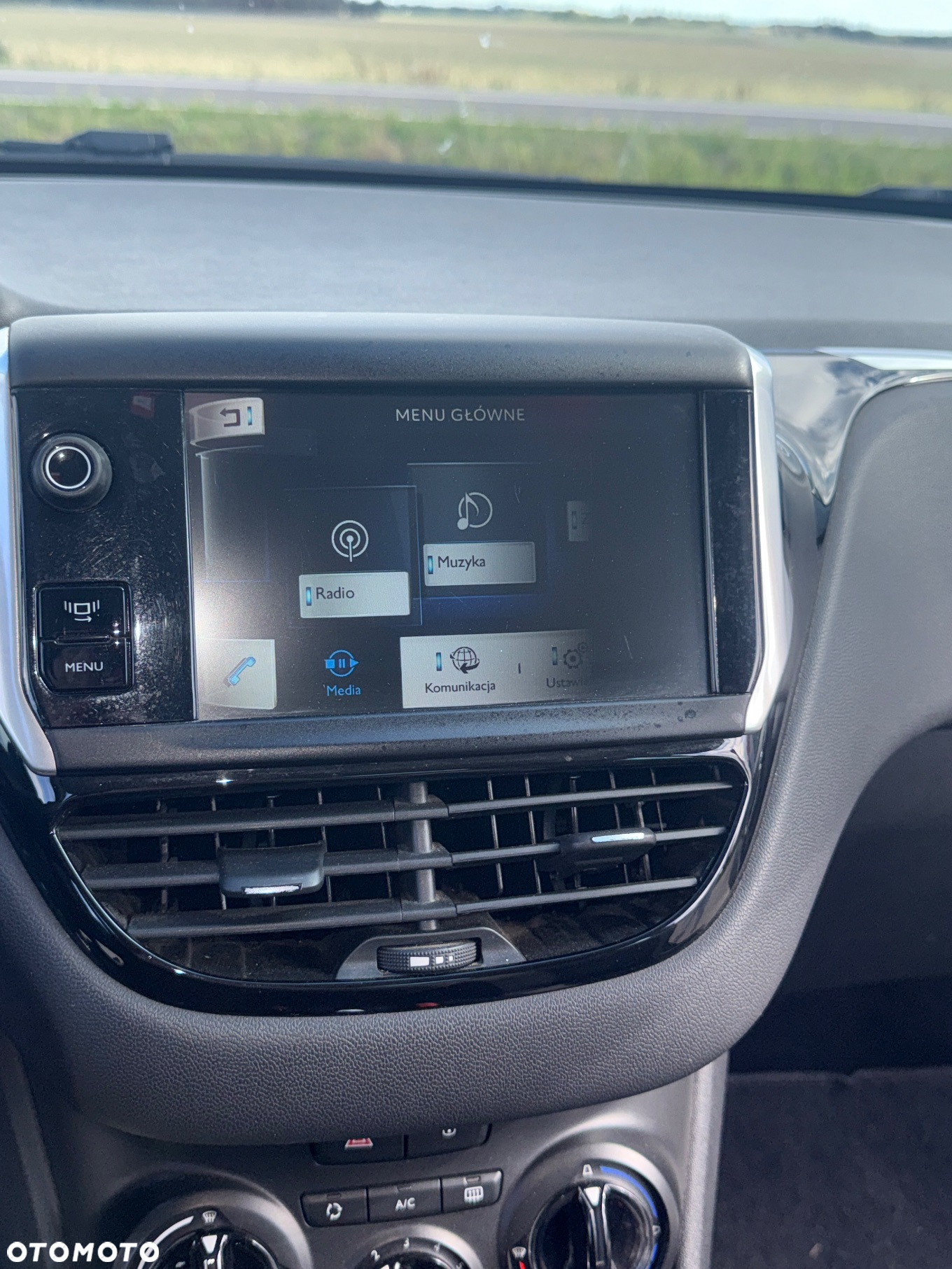 Peugeot 208 - 9