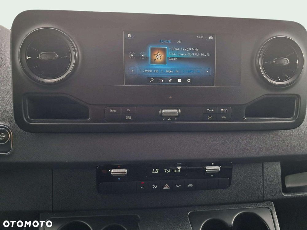 Mercedes-Benz Sprinter . - 14