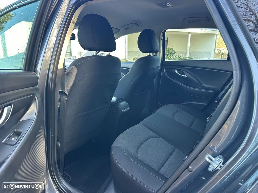 Hyundai i30 1.6 CRDI STyle Plus - 14