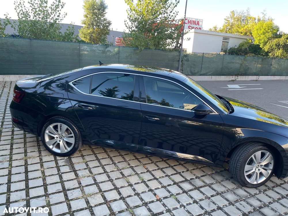 Skoda Superb 2.0 TDI DSG 4X4 Ambition - 13