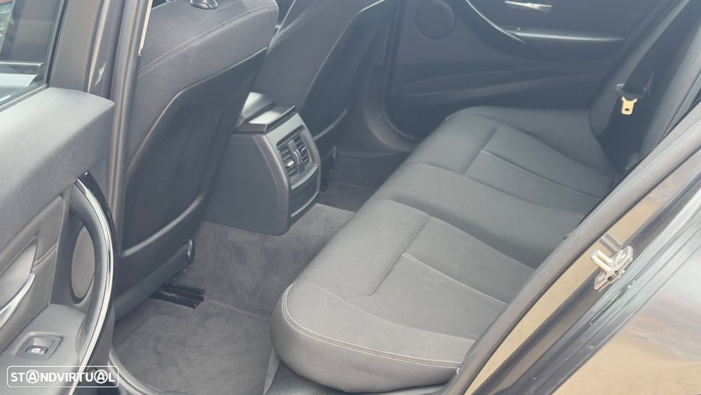 BMW 320 d Aut. Sport Line - 9