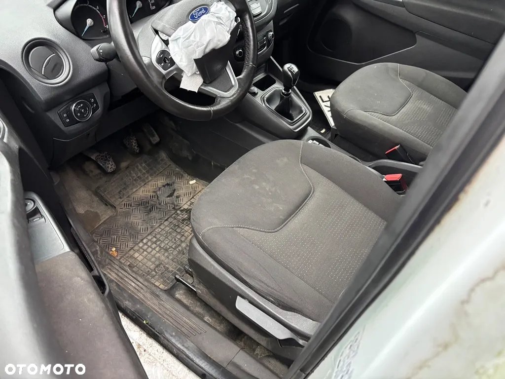 Ford transit courier - 8