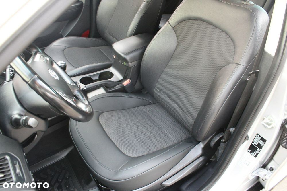 Hyundai ix35 1.6 2WD Fifa World Cup Edition - 11