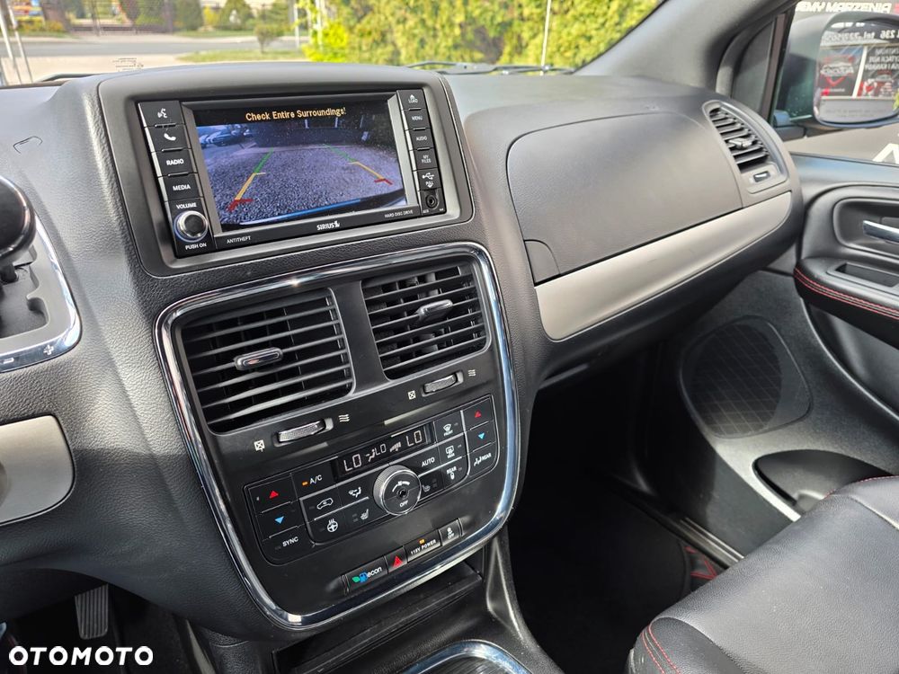 Dodge Grand Caravan - 28