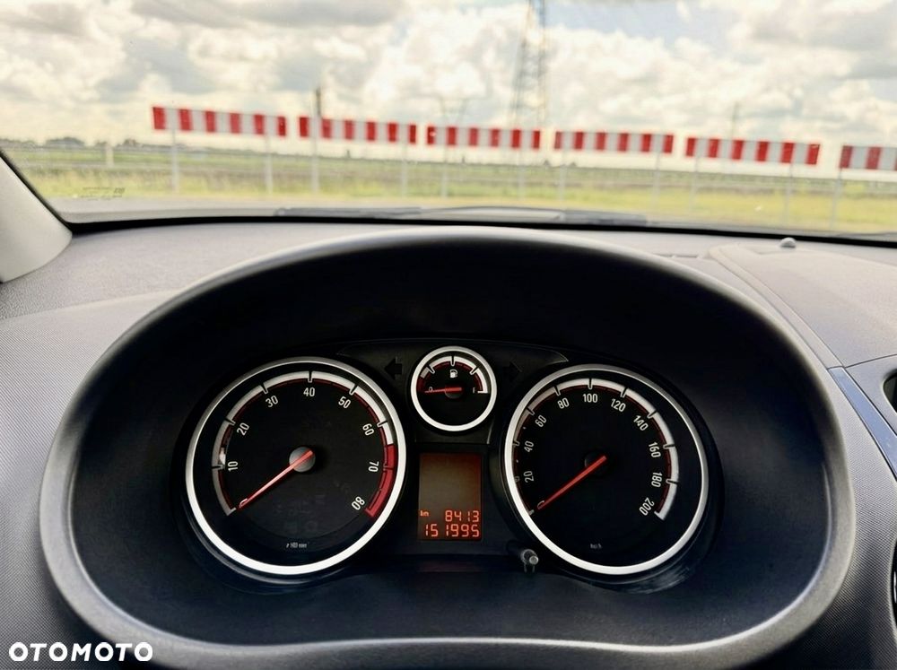 Opel Corsa 1.4 16V Essentia - 3