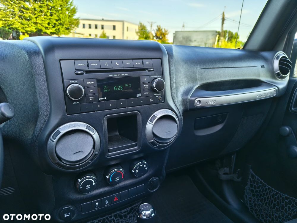 Jeep Wrangler - 34
