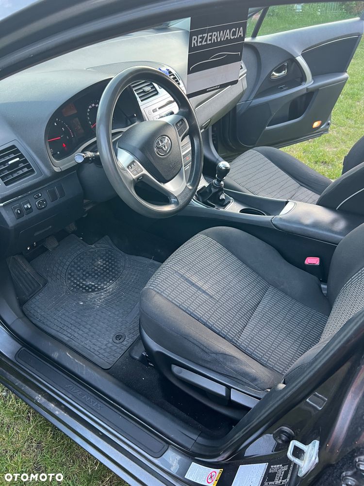 Toyota Avensis - 12