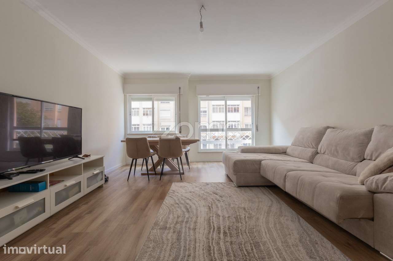 Apartamento T3 na Avenida de Fitares - Grande imagem: 2/34