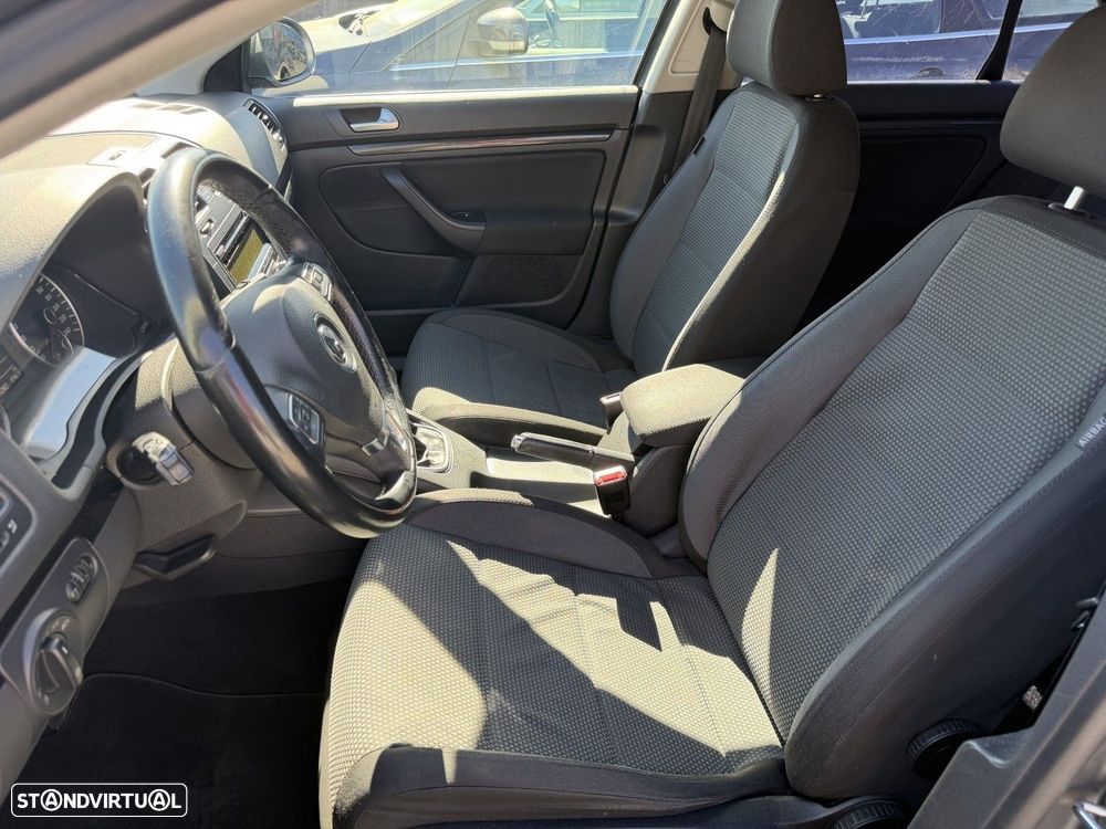 VW Jetta 1.6 TDi Trendline BM - 9