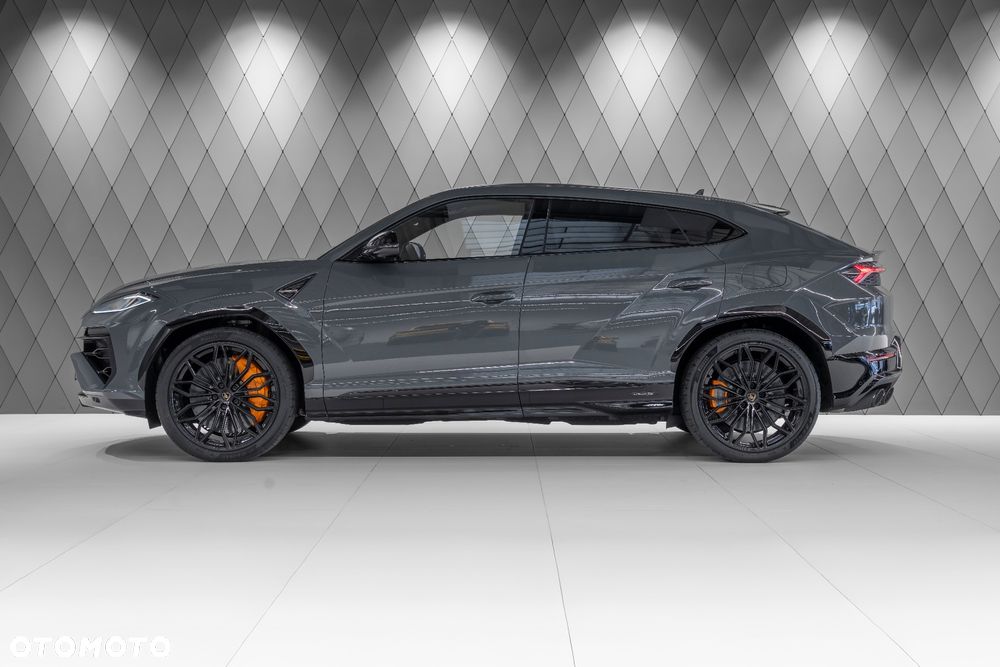 Lamborghini Urus - 4
