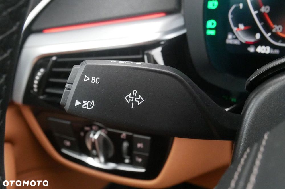 BMW Seria 5 520d xDrive - 32