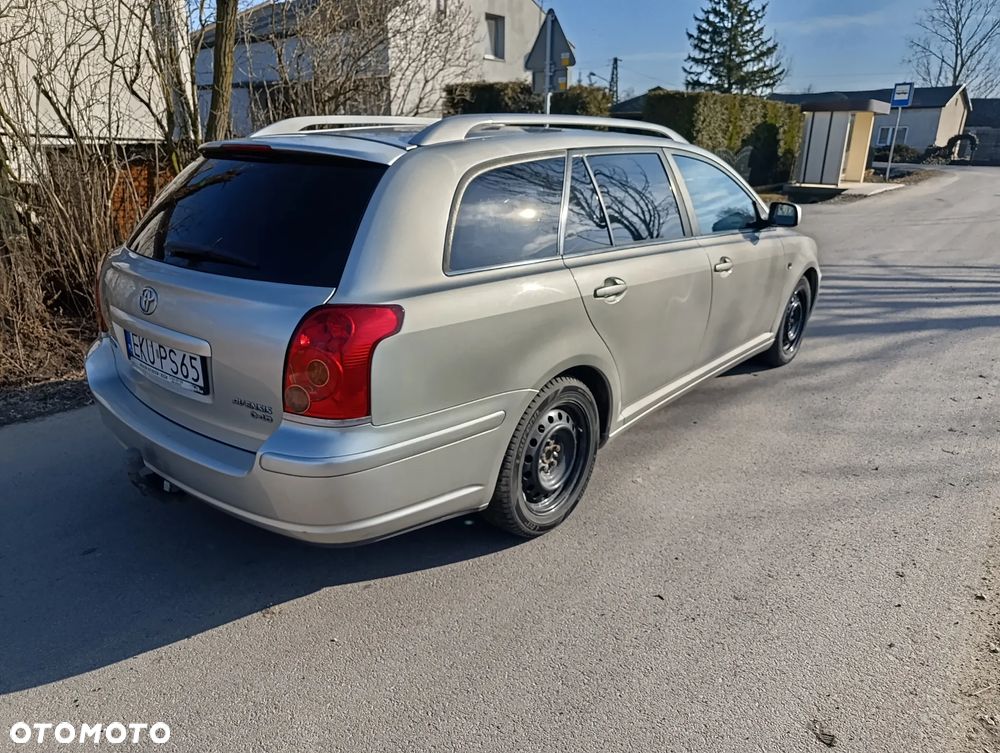 Toyota Avensis 2.0 D-4D Combi - 3
