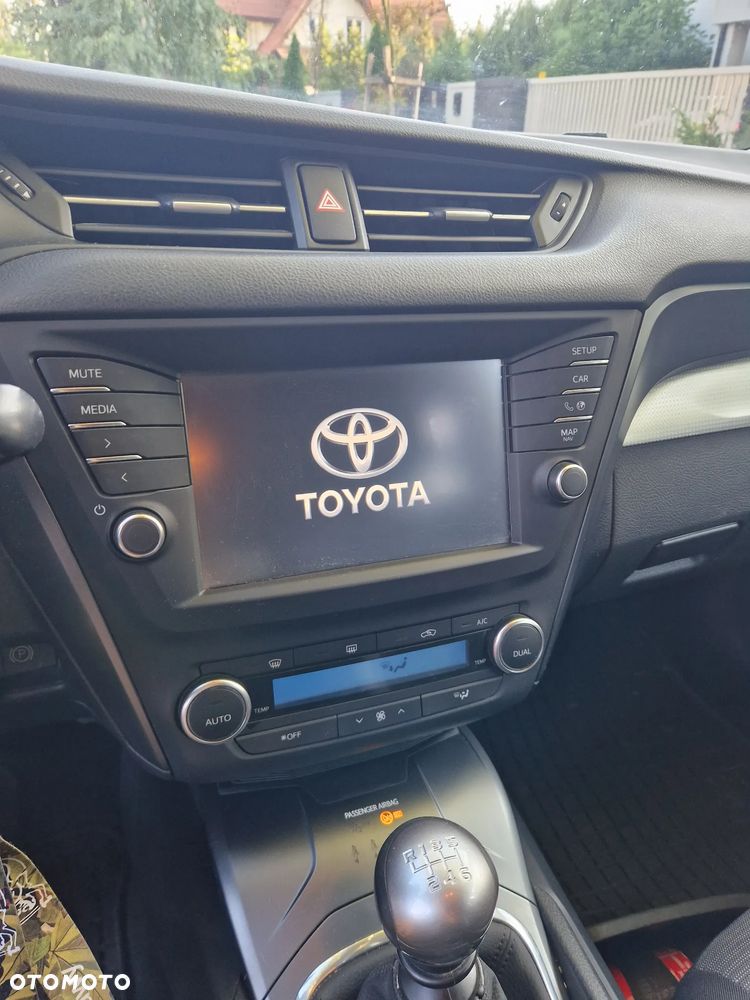 Toyota Avensis 2.0 D-4D Prestige - 5