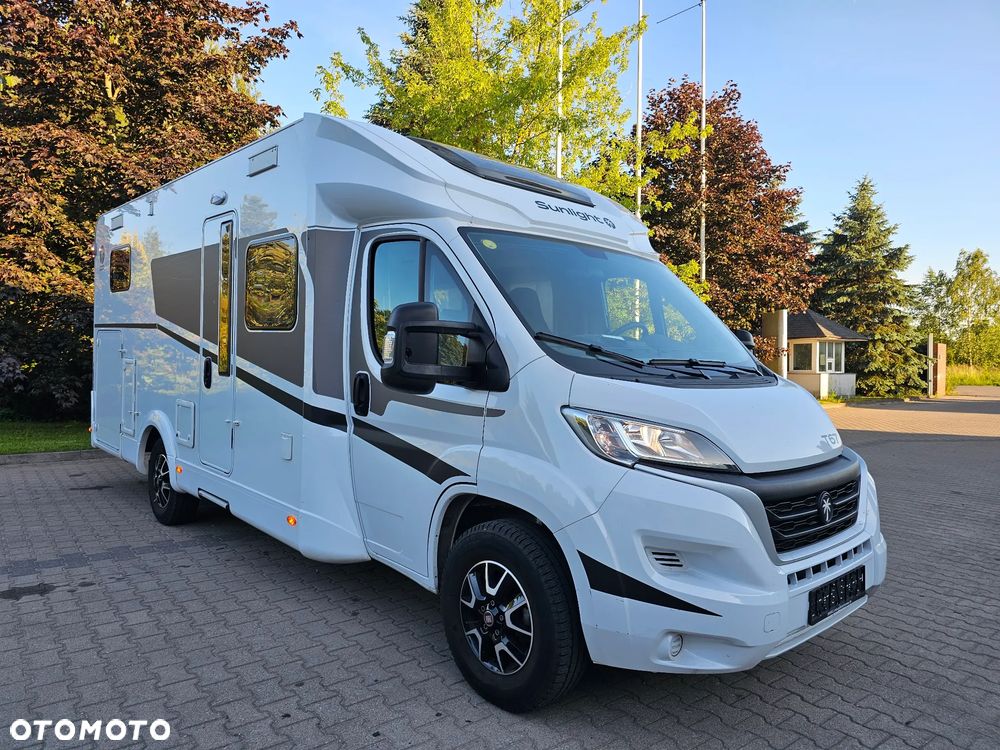 Sunlight CAPRON / HYMER ERIBA T67 Zimowy 4 miejsca do spania - 2