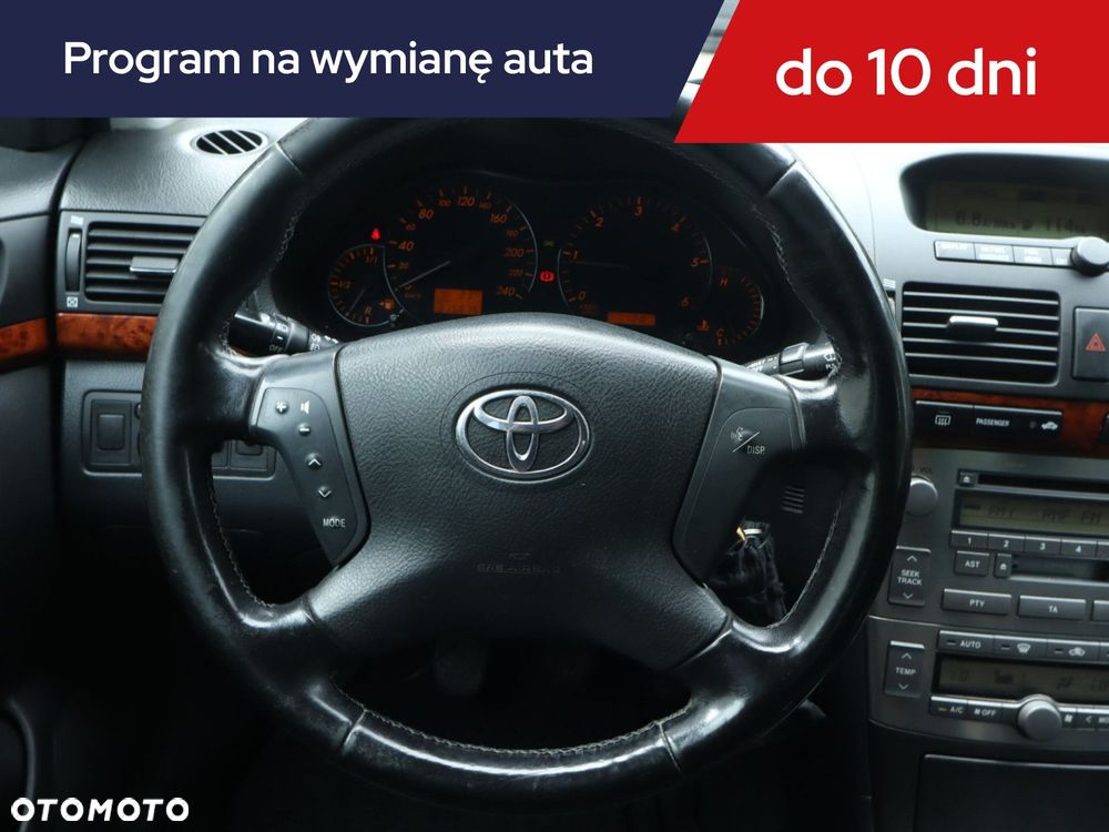 Toyota Avensis - 22