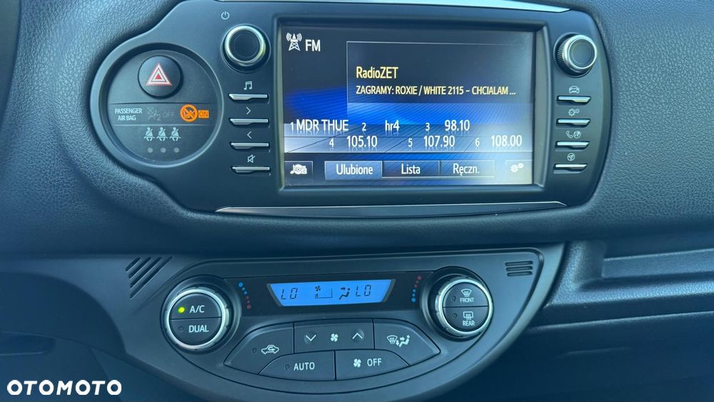 Toyota Yaris Hybrid 100 Business Edition - 29