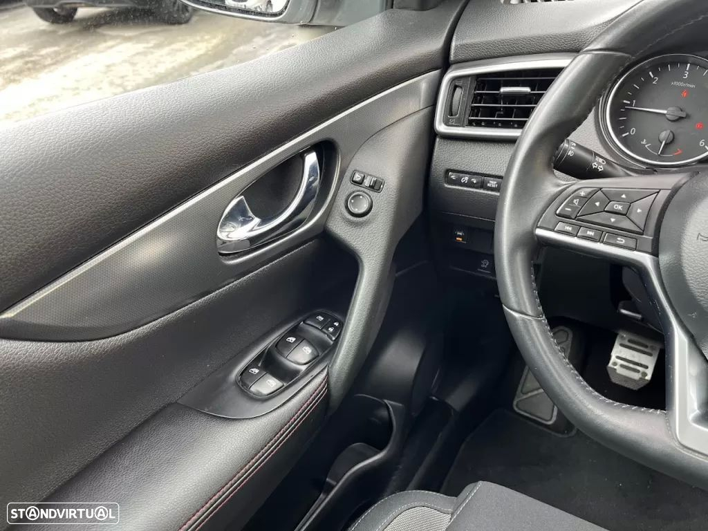Nissan Qashqai 1.5 dCi N-Connecta 18 - 17