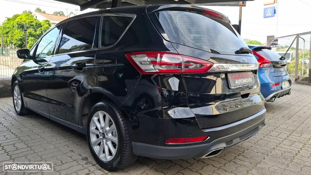 Ford S-Max - 11