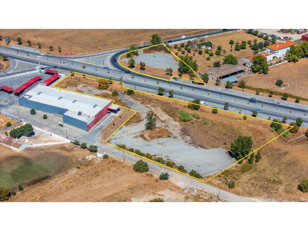 Vende-se terreno junto de uma das principais entradas de Évora. - Grande imagem: 2/10