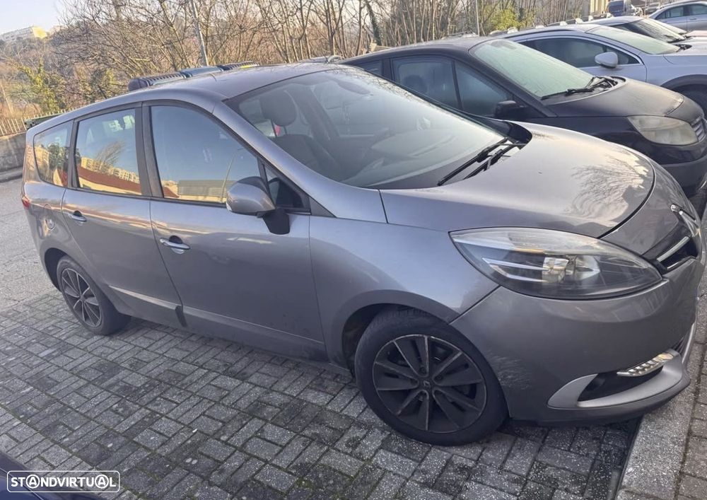 Renault Scénic - 5