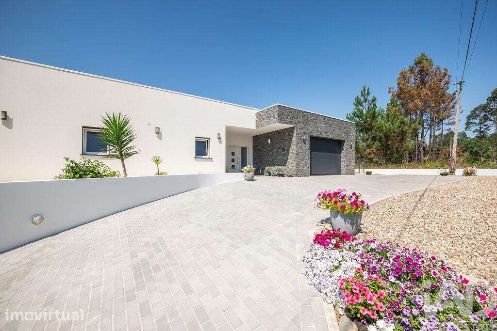 Moradia térrea T3 em Miranda do Corvo de 334 m2 - Grande imagem: 4/40