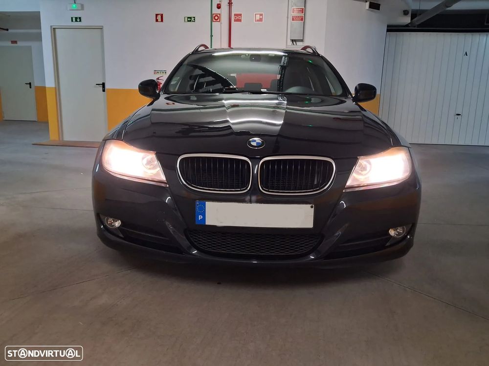 BMW 318 d Dynamic - 3