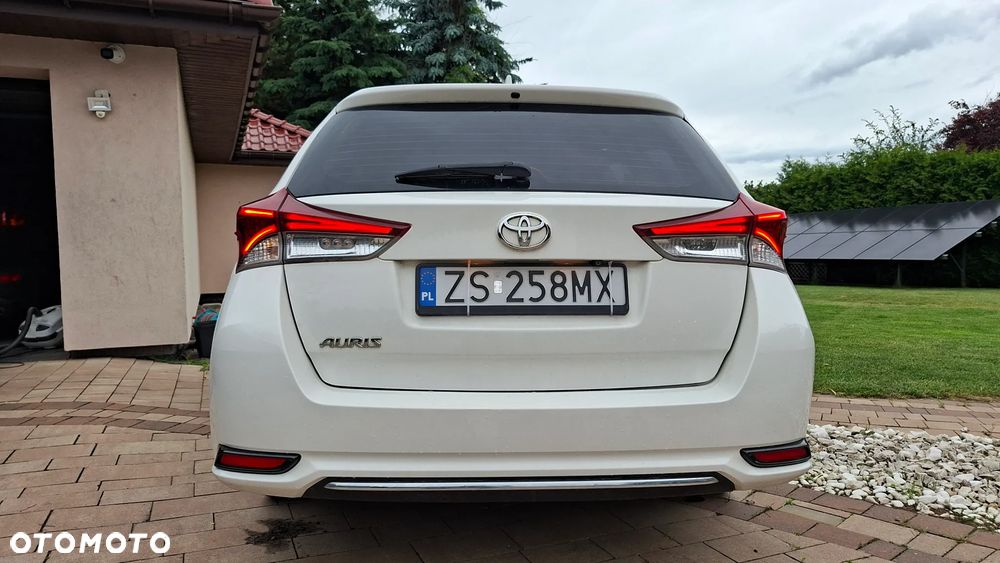 Toyota Auris 1.6 Premium - 3